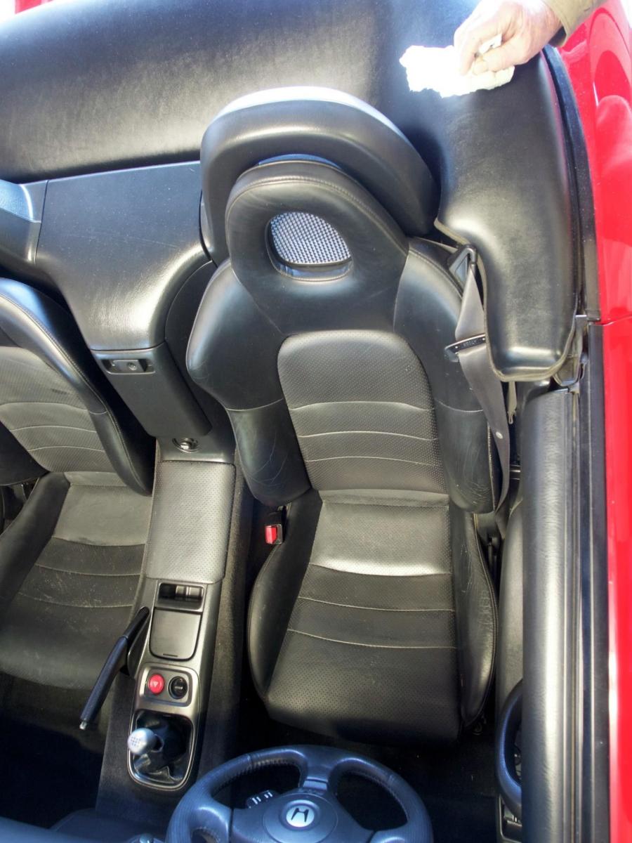 Интерьер Honda S2000 (AP1) 2000 года  (фото 72 из 131)
